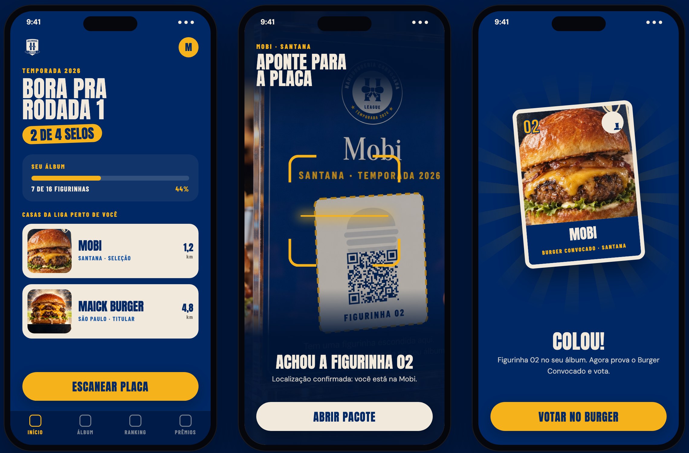 Três telas do app: início com as casas perto, câmera escaneando a placa da Mobi e a figurinha colada